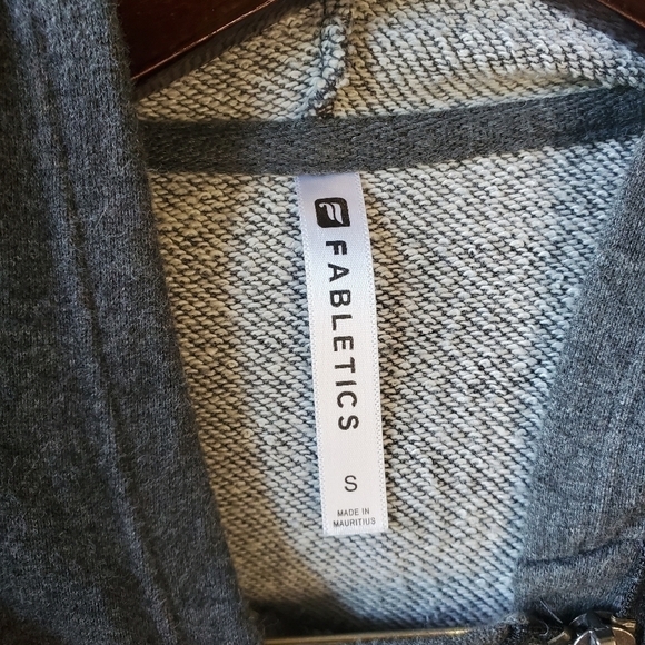FABLETICS Heather Gray Asymmetrical Full Zip Hoodie Vest Size Small - Picture 5 of 6